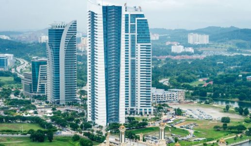 What Challenges Are Faced in Constructing High-Rises in Mumbai?