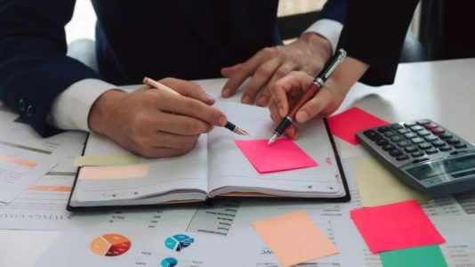 What Is the Relationship Between the Finance Secretary and the Union Budget?