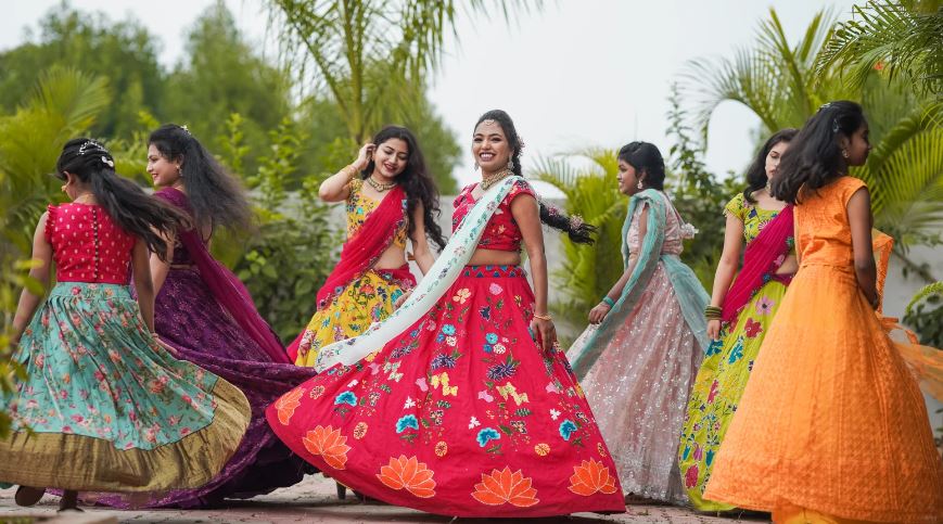 Traditional Dresses in Madhya Pradesh