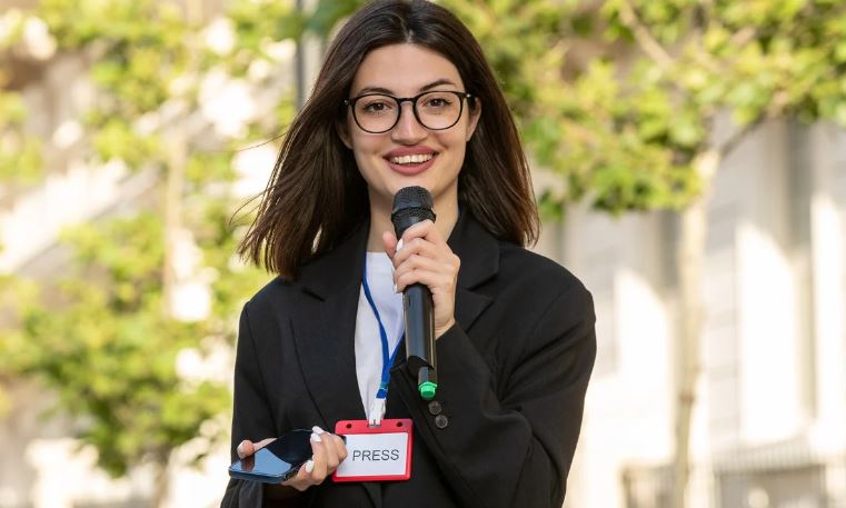 Top 10 Aaj tak Female News Anchors